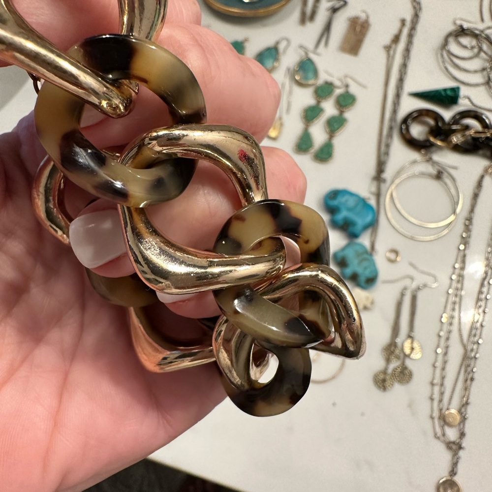 Lightweight tortoise and gold chunky style bracelet